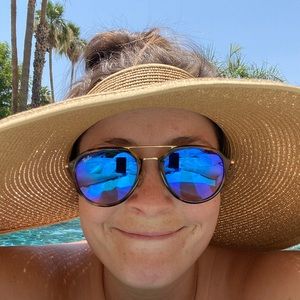 Meet your Posher, Ashley